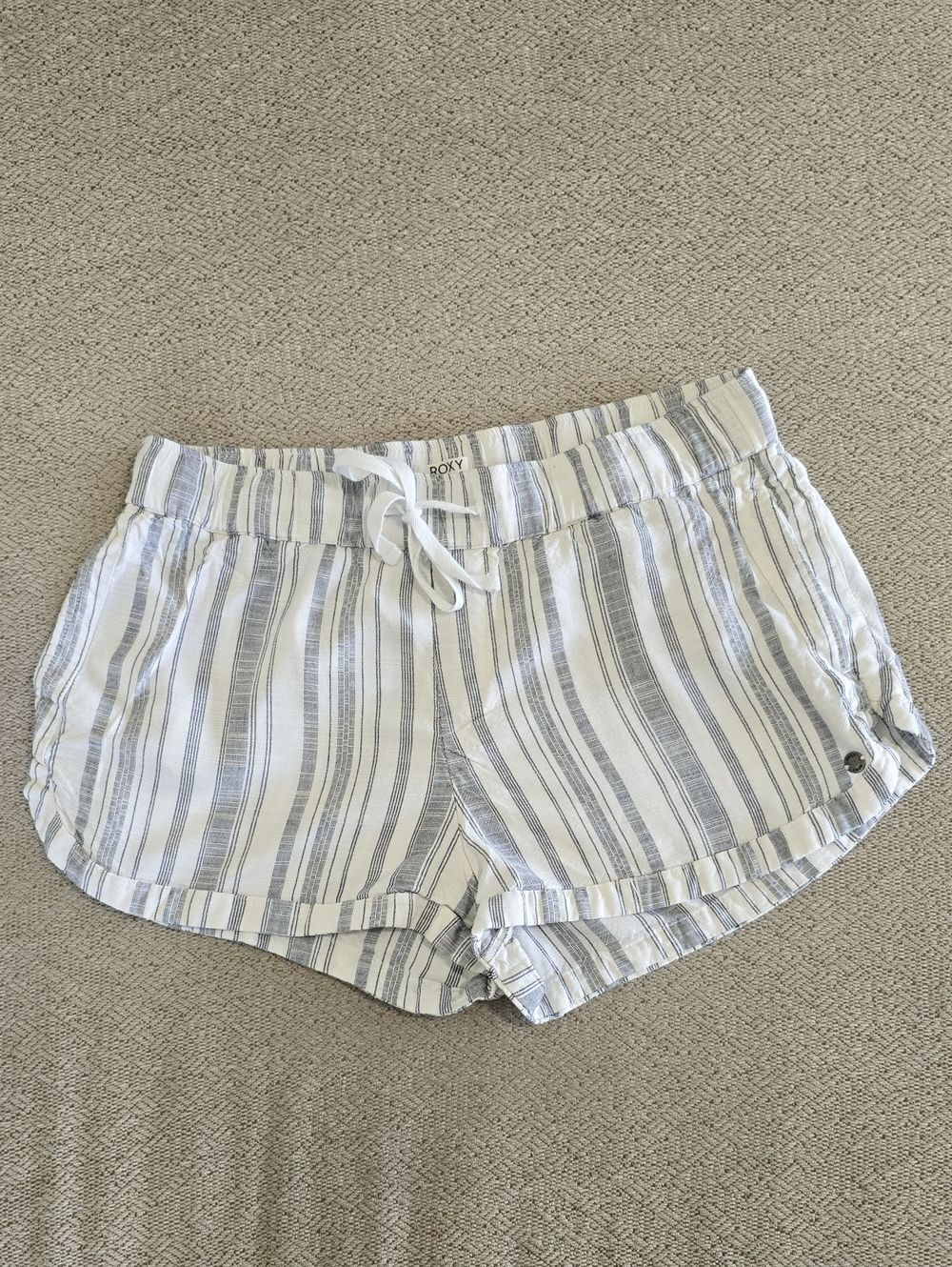 Roxy Off White And Black Striped Beach Lightweight Shorts - Size Large